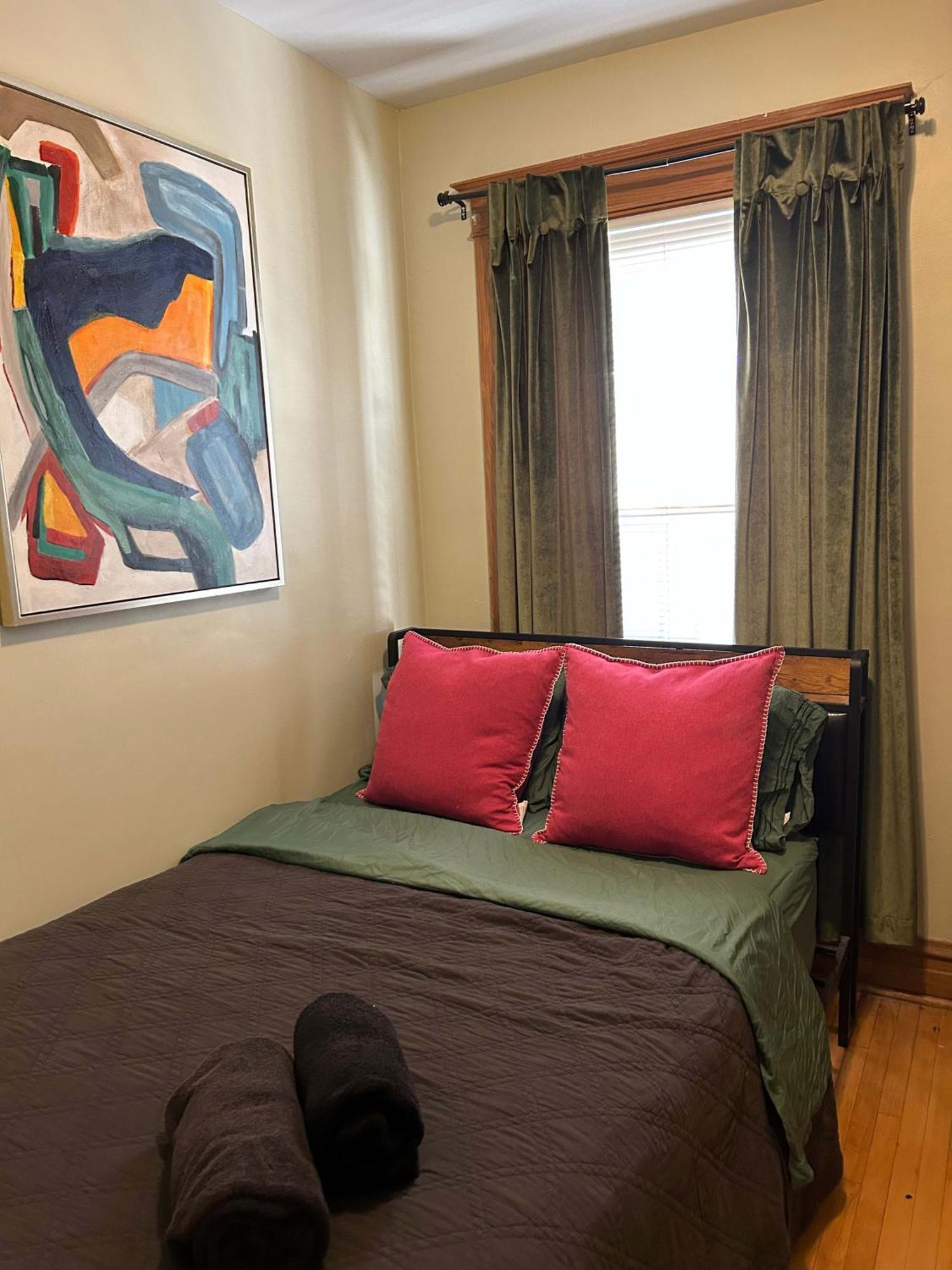 Green Room In Dorothys Bnb Chicago Zewnętrze zdjęcie